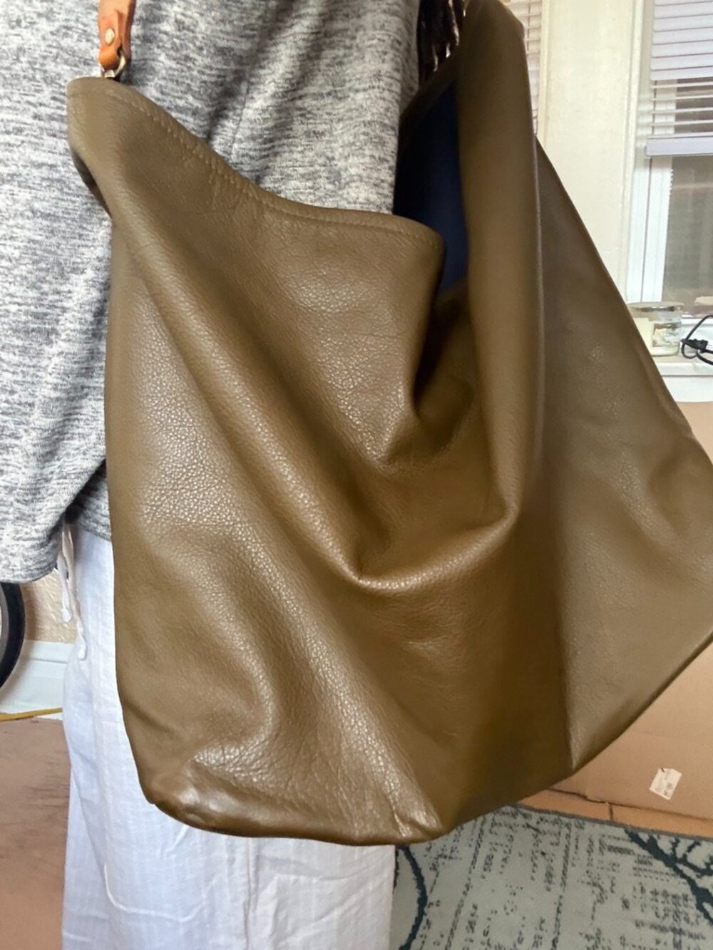 XL Jane in Olive Leather - Picture 6 of 9